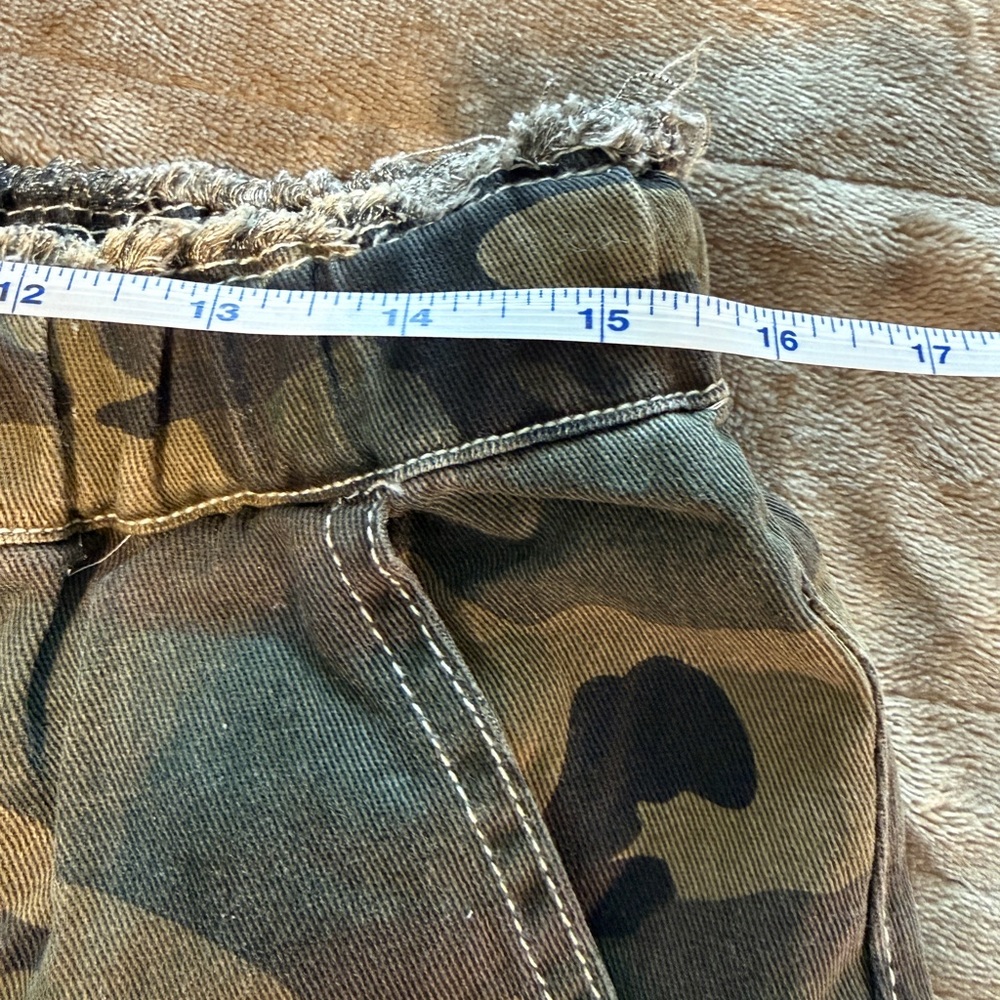 POL OLIVE CAMO TAPESTRY FLORAL WIDE LEG PANT NWOT Size Small oversized - Picture 7 of 13